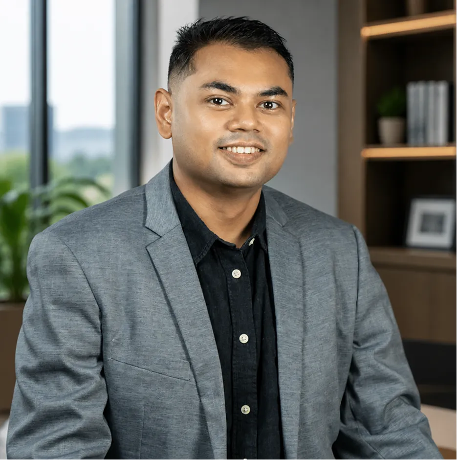 Min Htet Zaw, Product Designer & Strategic UX Specialist — instructor at Futura School
